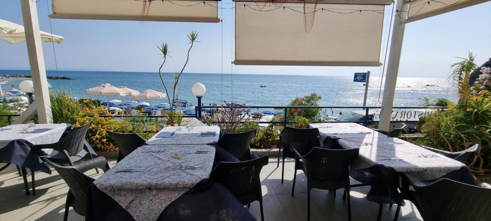 Hotel Ristorante Mareblu Amantea Eksteriør bilde